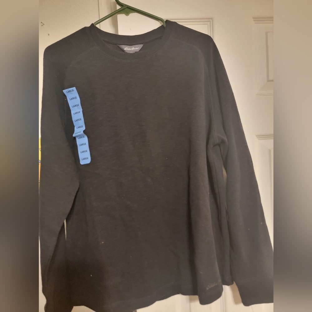 Black large Eddie Bauer double knit crew shirt